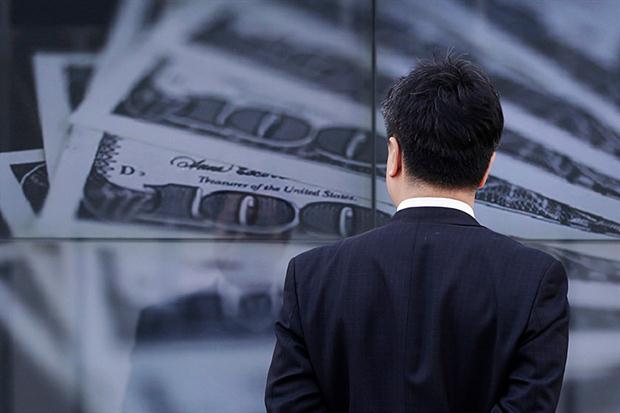 El dólar, abajo de los $ 16