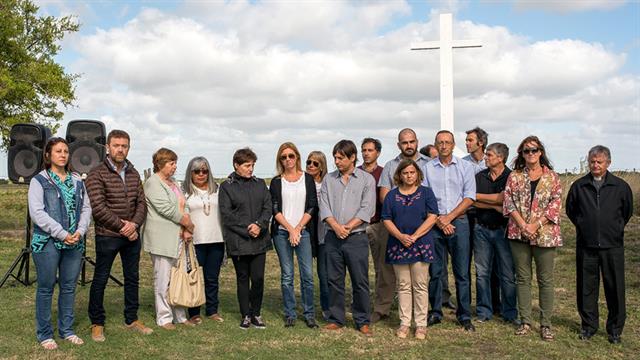 Familiares y amigos de José Luis Cabezas se concentraron a la mañana en la cava de Madariaga