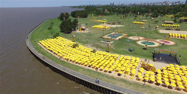 Numerosos visitantes concurrieron a las playas de Costanera Norte