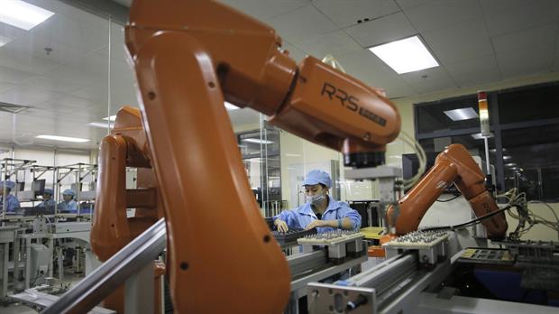 China comenzó a emplear una mayor cantidad de robots para reemplazar a los operarios en las tareas repetitivas o de bajos requisitos técnicos