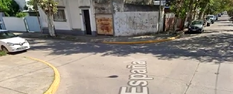 Intersección de calles España y Necochea